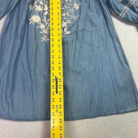 Zara Blue Mini Dress with White Floral Embroidery - Picture 4 of 11